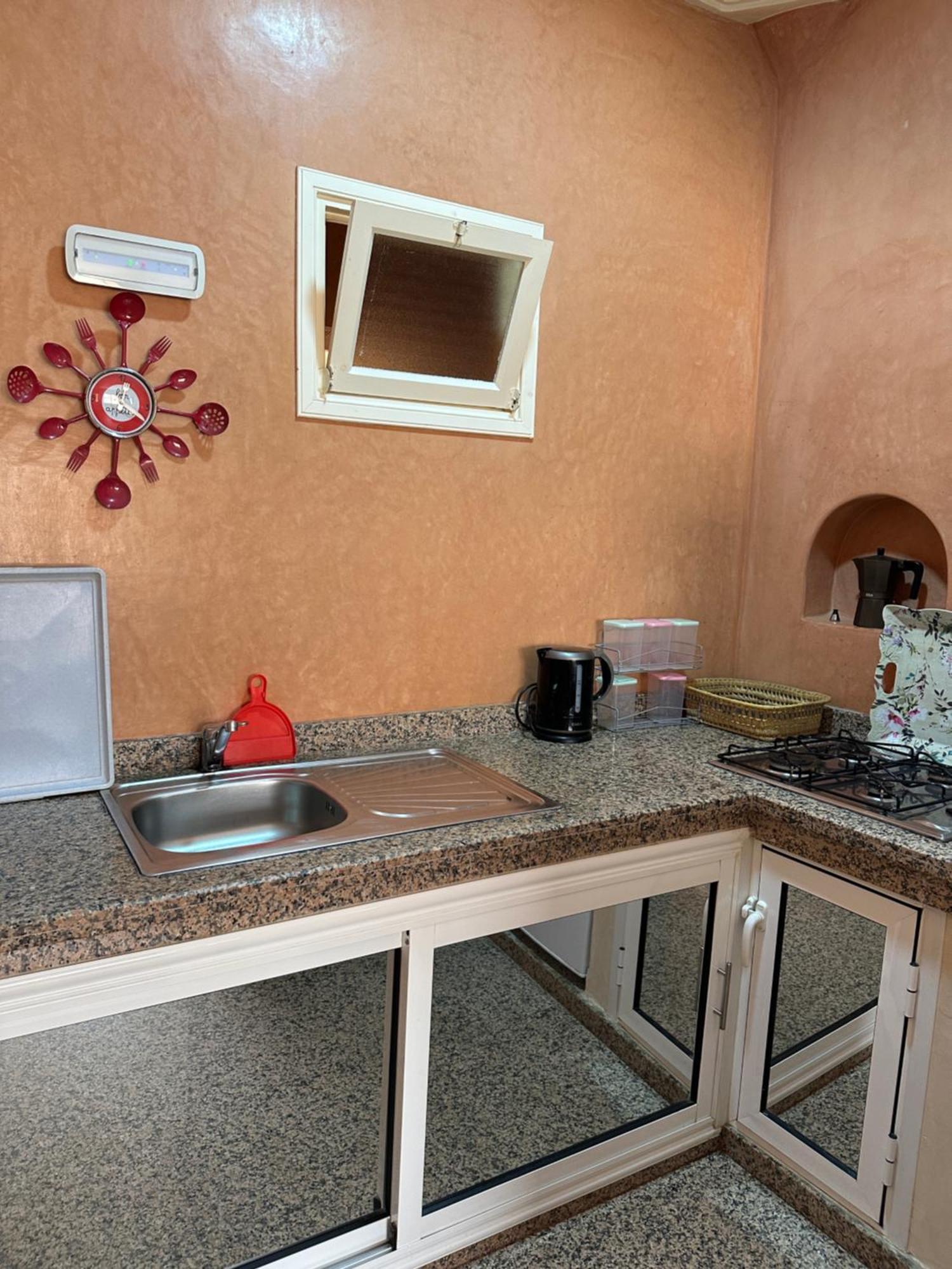 Europa Mirlef T Aventur Guest House Mirleft Eksteriør billede